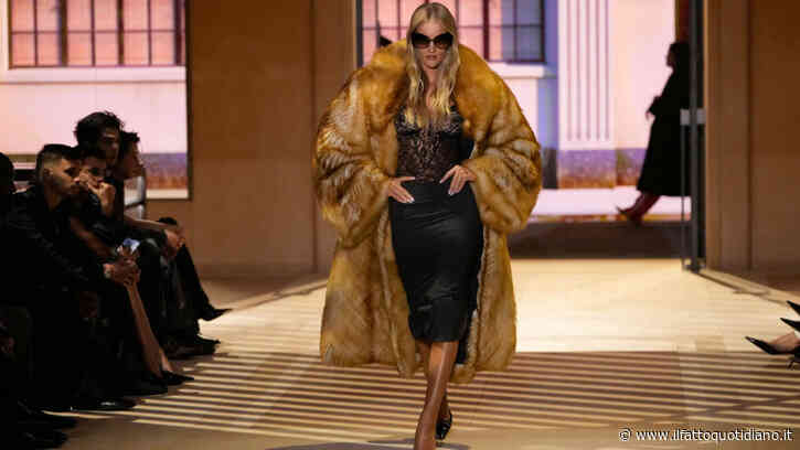 Gucci deve tornare a vendere e Demna trasforma la passerella in una boutique: “Volete che venda? Ecco una collezione di prodotti da mettere in vetrina”