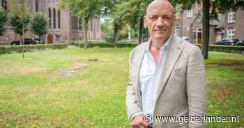 Rechterarm van Wilmar (67) zou volgens artsen verlamd blijven, nu tilt hij er boodschappen mee de keukenkastjes in