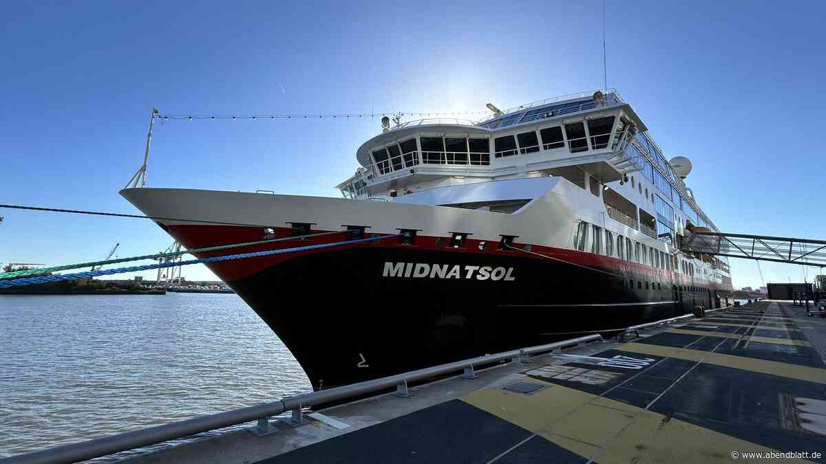 Hurtigruten verdoppelt Angebot: „Midnatsol“ läuft erstmals ab Hamburg aus