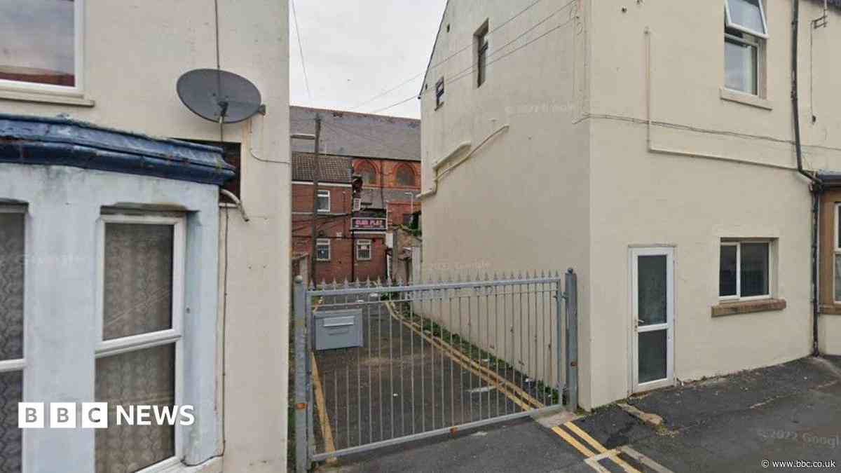 Swingers club defeats police bid for bouncers
