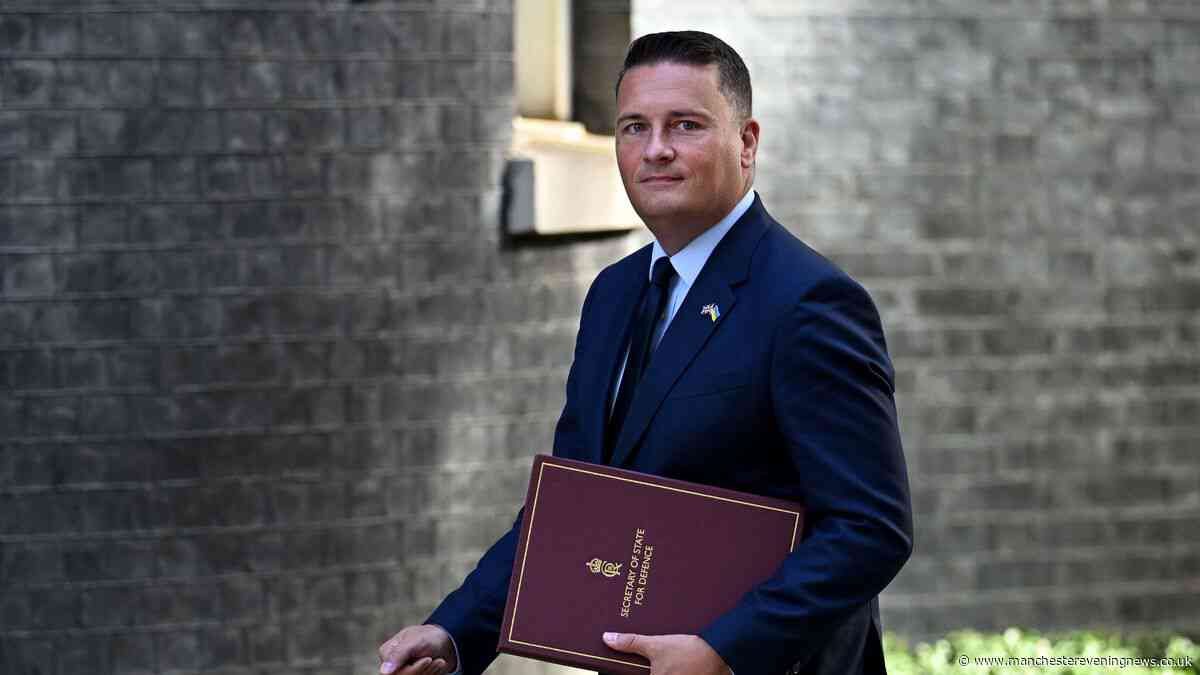 Brits should have stockpile of cans, bottled water and cash, says Wes Streeting