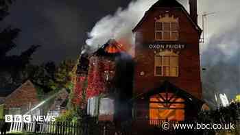 Demolition of fire-struck pub given green light