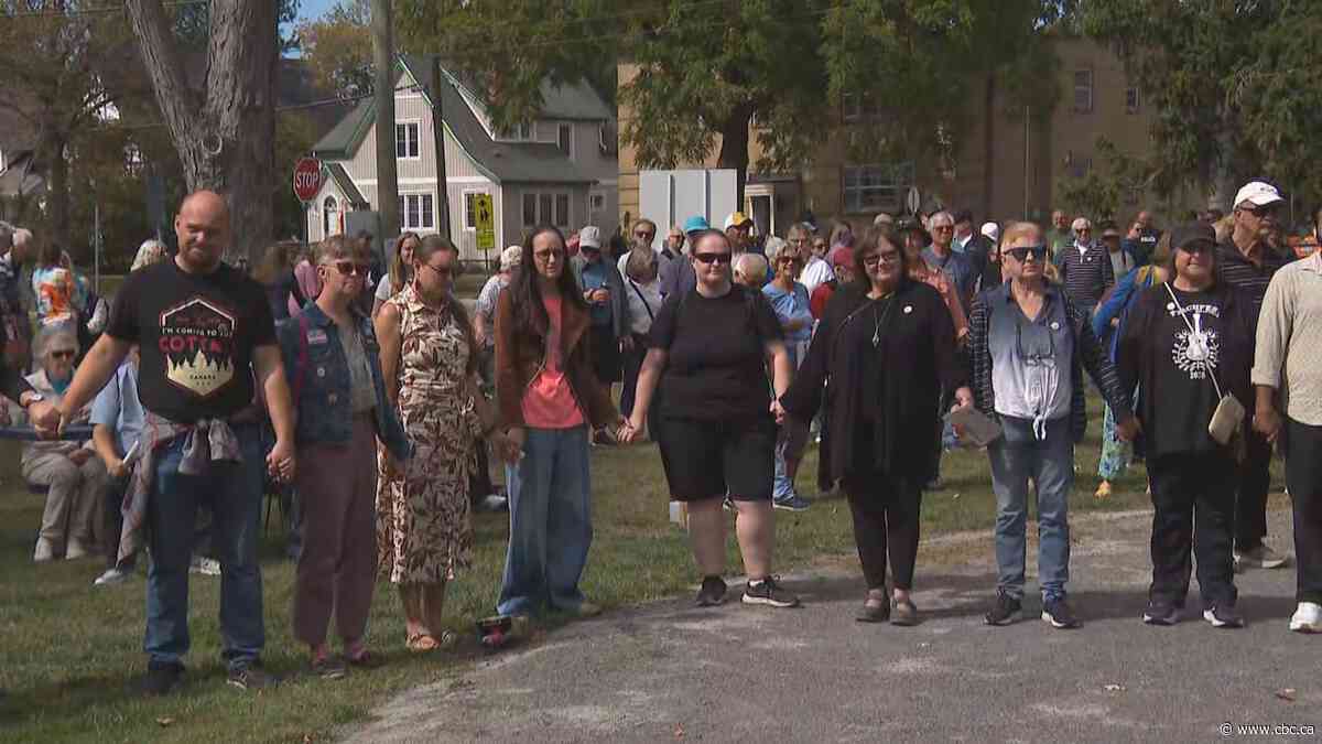 Belleville, Ont., gathers for annual Porchfest in wake of synagogue attack