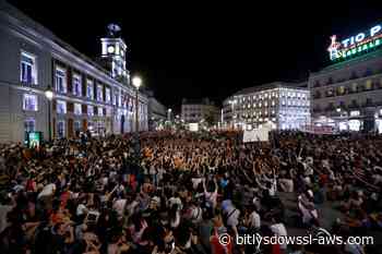 Una multitud protestó en Madrid contra el desalojo de mujer de 87 años de edad