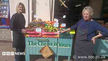 Greengrocer sent good wishes ahead of retirement