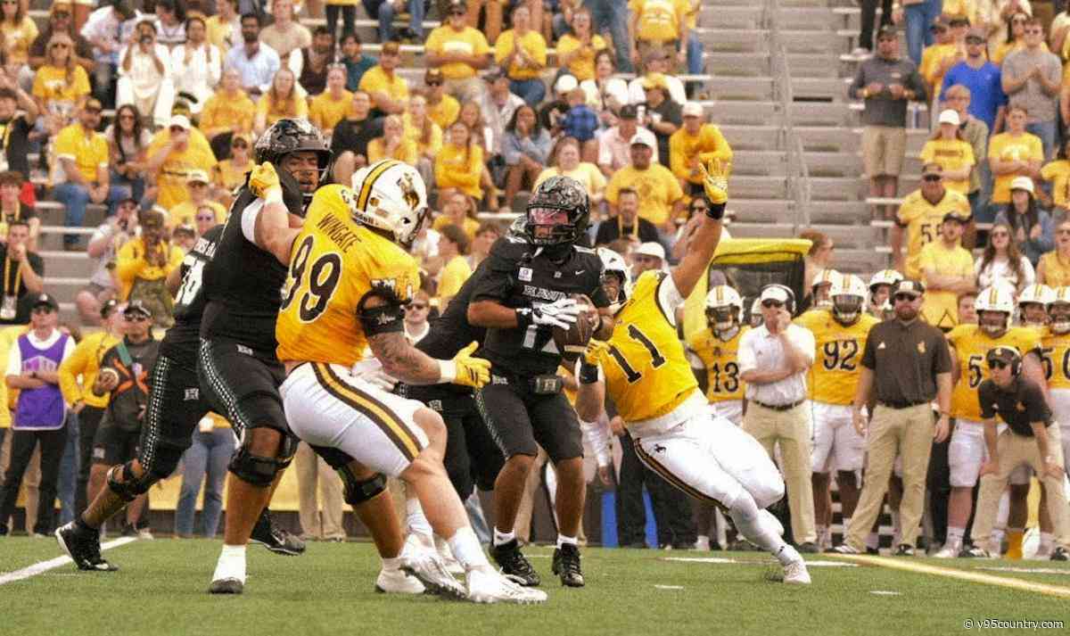 Cowboys Down Hawaii 27-10 in Conference Opener