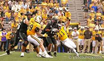 Cowboys Down Hawaii 27-10 in Conference Opener