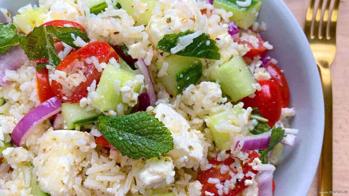 Schmeckt wie im Urlaub: Griechischer Reissalat bringt Farbe und Wärme auf den Tisch