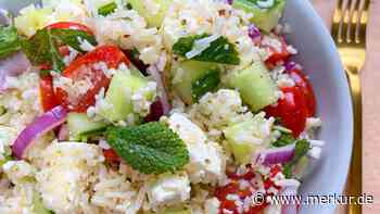 Schmeckt wie im Urlaub: Griechischer Reissalat bringt Farbe und Wärme auf den Tisch