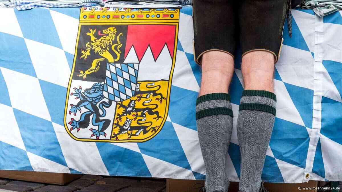 „Person in Tracht“ an A94 gemeldet – dann nimmt der Einsatz eine kuriose Wendung