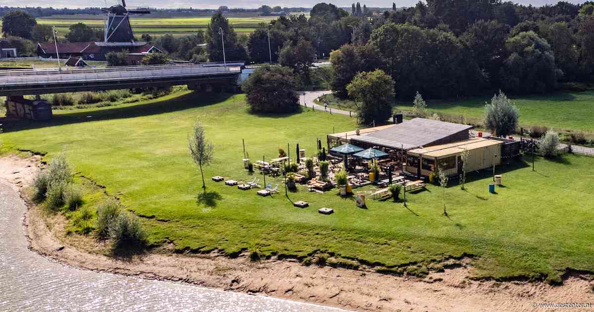 Deze geliefde strandtent loopt vast op natuurregels, uitbaters denken aan vertrek uit Deventer