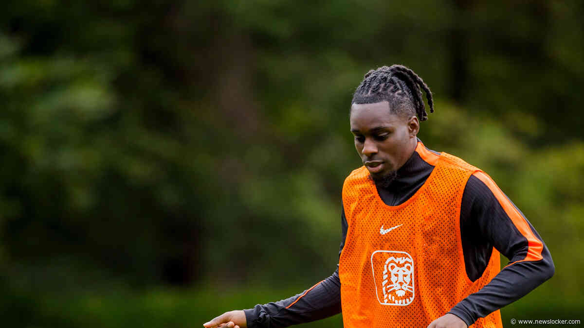 Bondscoach Xavi Hernandez zet Jeremie Frimpong tegen Servië op de tribune