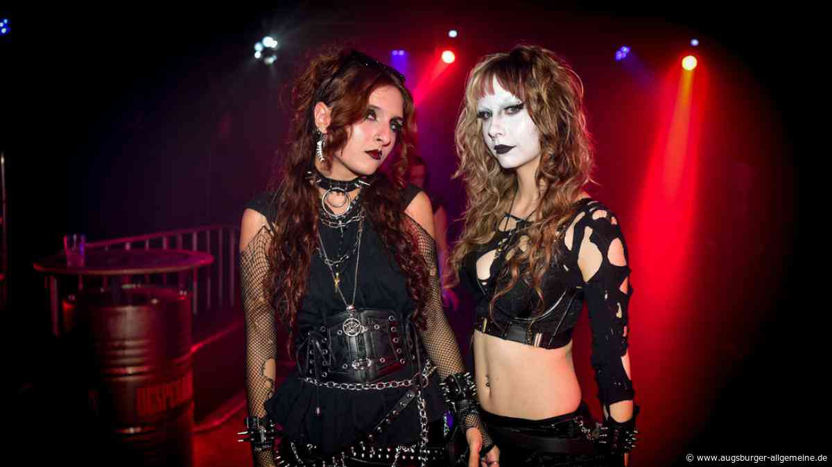 Alles Schwarz in der Rockfabrik: Die besten Partybilder vom Samstag