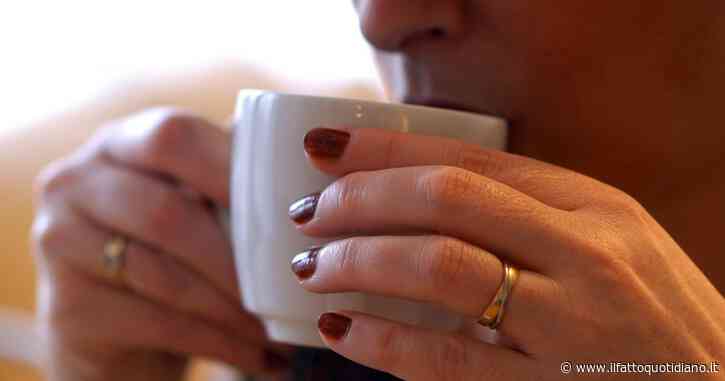 “Aspettare può salvare la vita”: il caffè troppo caldo triplica il rischio di cancro all’esofago, ecco cosa dicono gli esperti