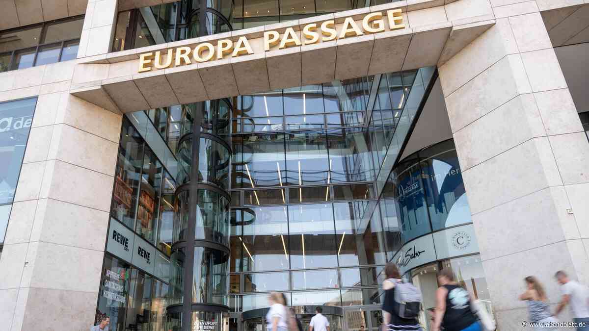 Jugendliche versprühen Reizgas in der Europa Passage – 20 Menschen behandelt