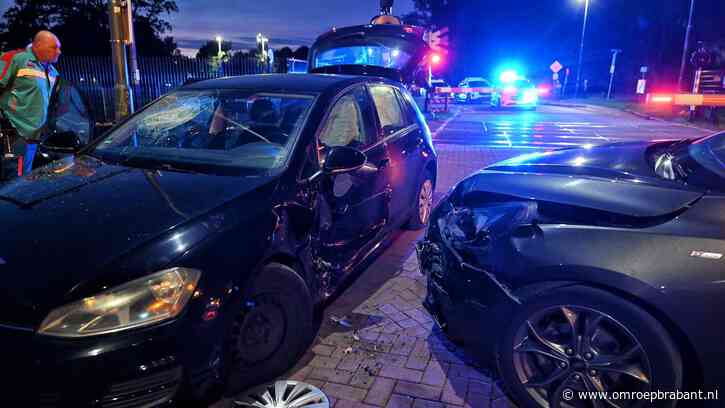 Wapens gevonden na botsing auto's in Oisterwijk, zeven aanhoudingen