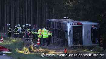 Reisebus auf A96 umgekippt – zwei Tote und viele Verletzte