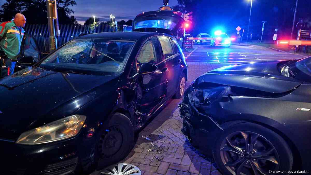Wapens gevonden na botsing auto's in Oisterwijk, zeven aanhoudingen