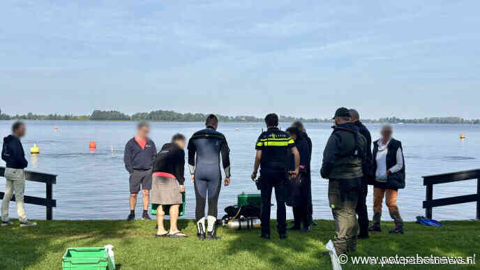 Twee duikers in problemen bij Zandeiland 4 in Vinkeveen