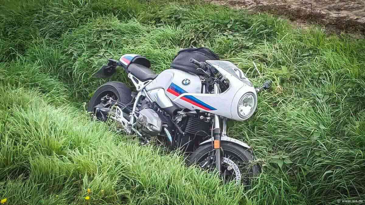 Motorradfahrer verunglückt beim Überholen schwer – zahlreiche Retter alarmiert