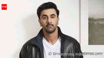 Ranbir Kapoor loses his cool with paparazzi: ‘Bahut bol raha hai tu’