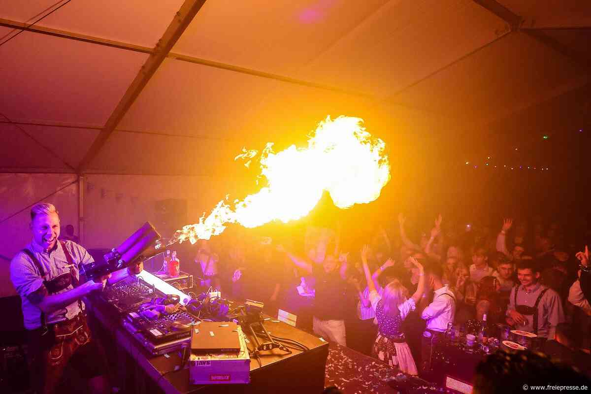 Flammenwerfer beim Oktoberfest: Niederlungwitz rastet aus
