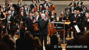 Berührend! Daniel Barenboim erhält in der Elbphilharmonie stehende Ovationen