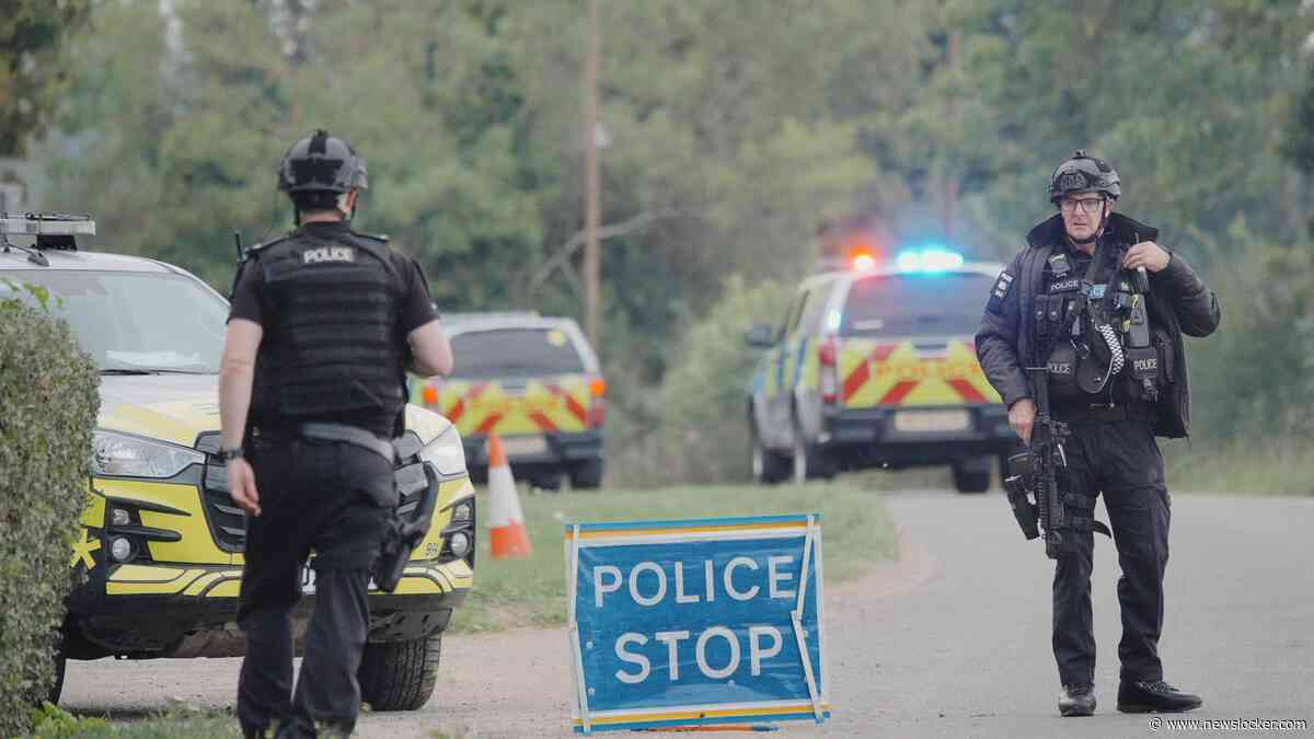 Meerdere aanhoudingen na terreurdreiging bij vliegbasis VS in Engeland: ’Busjes mogelijk volgeladen met explosieven’