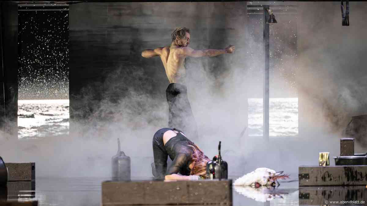 Total-Überwältigung am Schauspielhaus: Rohe Energie und Eiskonfekt fürs Publikum