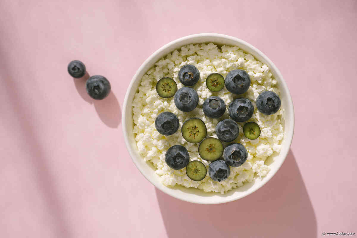 7 Satisfying, High-Protein Breakfast Ideas for People Who Don’t Like Eggs, Recommended by Dietitians