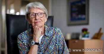 Alie (94) overleefde bombardement: ‘Het huis lag voorover, de meubels staken uit het puin’
