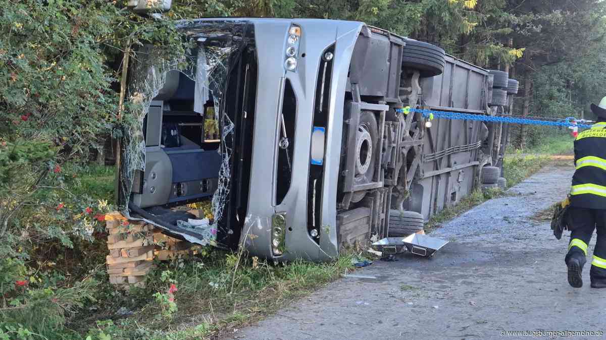 Zwei Tote und mindestens 25 Verletzte nach schweren Reisebus-Unfall auf A96