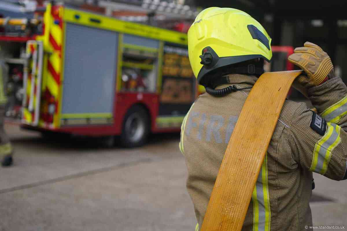 Wood Green fire: Man dies in blaze at house in north London