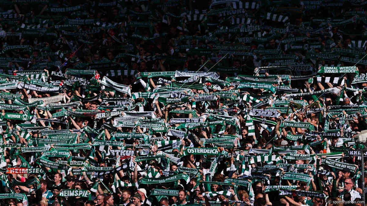 🍻 Boozy hydration break, Sunday league vibes in a Bundesliga stadium!