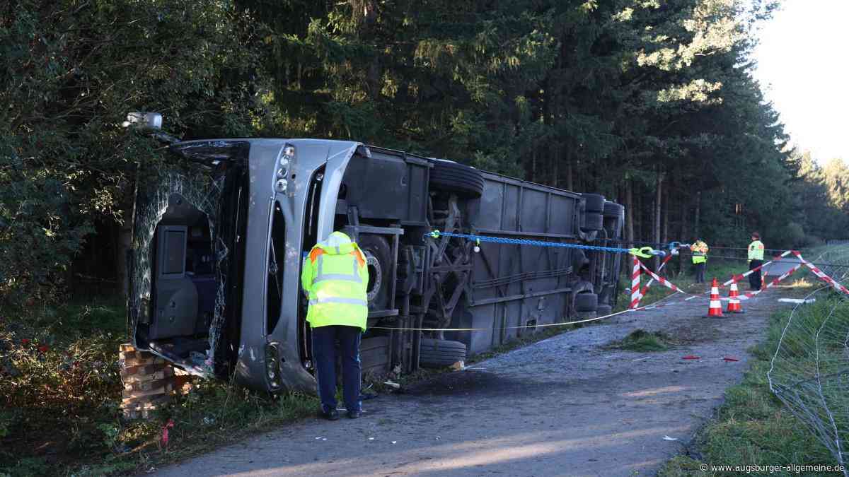 Zwei Tote bei schwerem Busunfall auf der A96 zwischen Buchloe und Landsberg