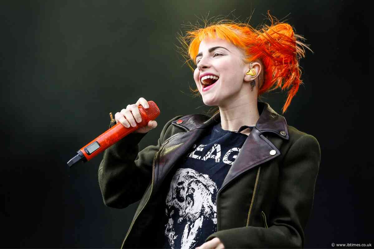 Paramore Star Hayley Williams Tells Crowd 'I Got Ice in My OJ' Before Shouting 'Free Palestine' Live