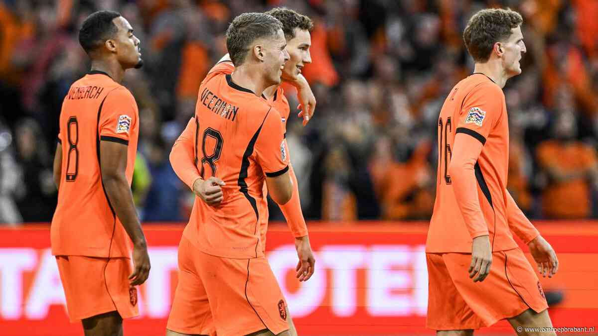 Van Bommel geniet van Oranjedebuut zoon Ruben: 'Dubbel zo mooi'