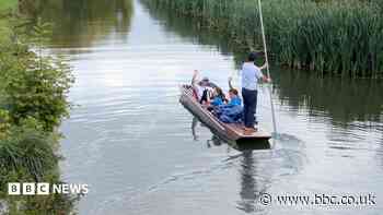 Watch: Punting from Oxford to Cambridge