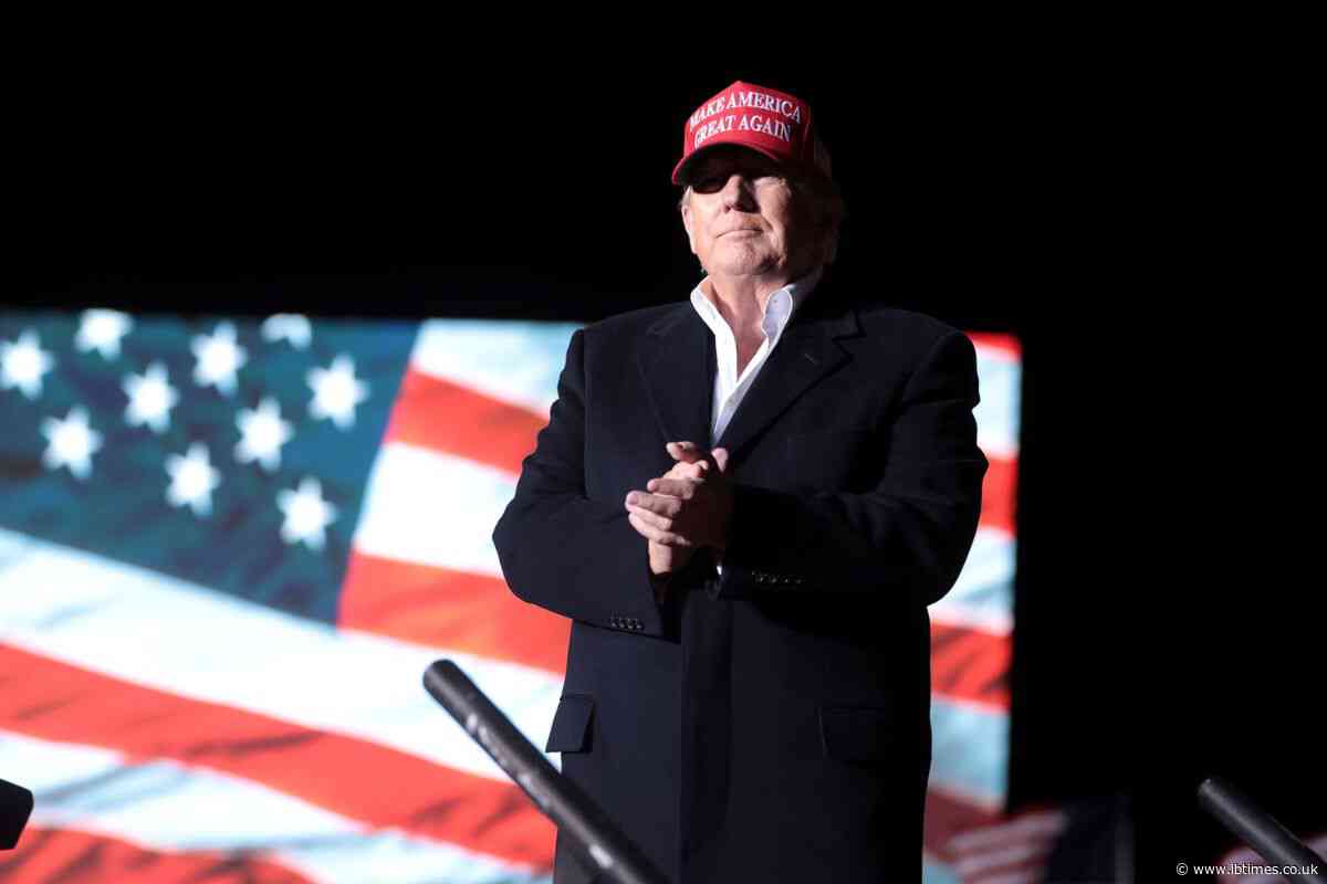 'He Looks So Fat Here': Donald Trump's Bulging Golf Attire Without Exoskeleton Suit Gets Mocked