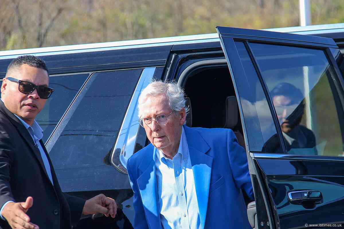 Mitch McConnell's Peace Sign Becomes SNL Joke After Reporter Asks If He Is There 'Against Your Will'