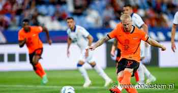 Mexx Meerdink zet Oranje met overtuigend genomen penalty op voorsprong tegen Servië