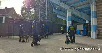 Twee begeleiders gewond na ongeregeldheden bij De Graafschap-FC Den Bosch; ambulance komt naar stadion