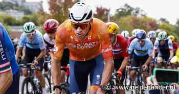 LIVE WK wielrennen | Mathieu van der Poel maakt indruk en rijdt samen met twee anderen weg bij favorieten