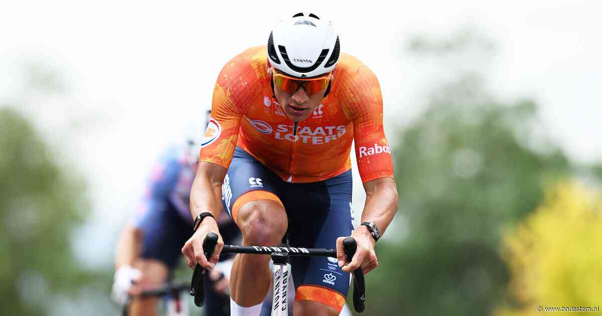 LIVE WK wielrennen | Mathieu van der Poel maakt indruk en rijdt samen met twee anderen weg bij favorieten