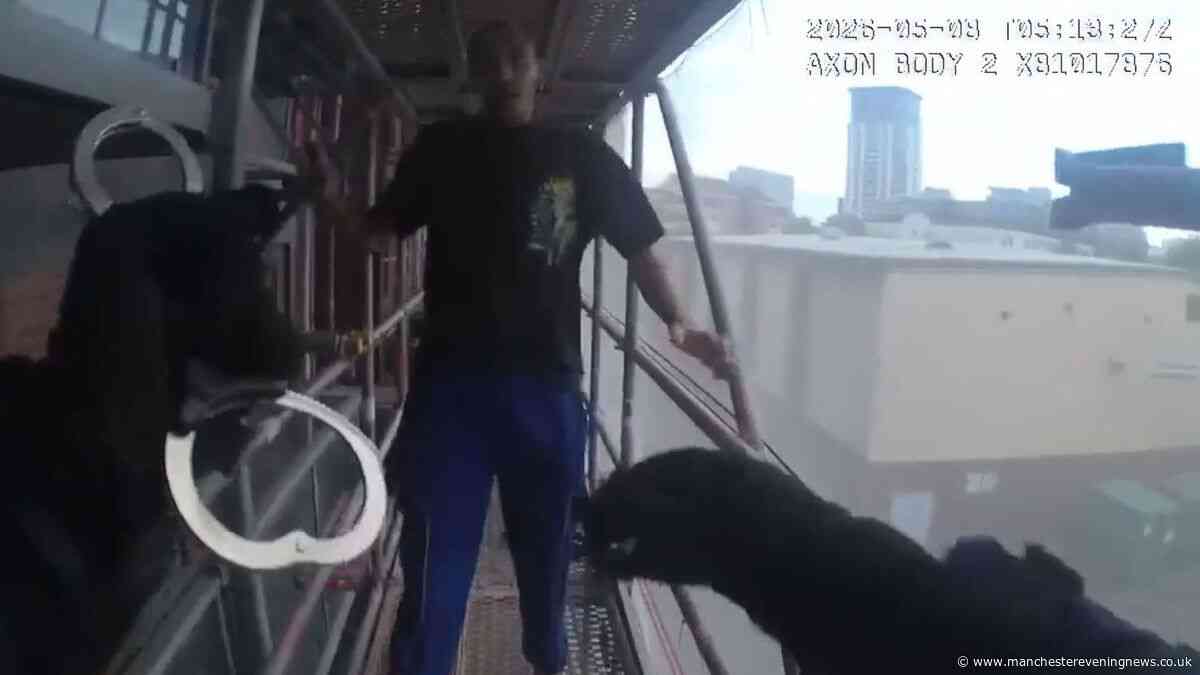 The moment drug dealer tries to evade police by climbing onto scaffolding