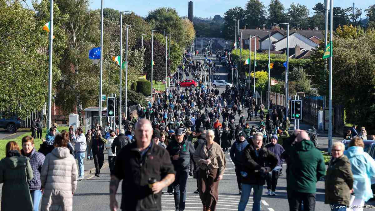 Umstrittener Marsch in Nordirland - Gegner blockieren Oranier-Parade