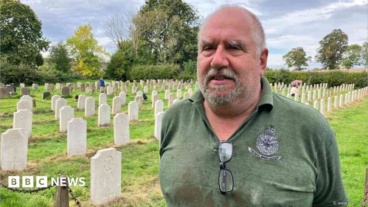 The veteran who travels the country cleaning military graves