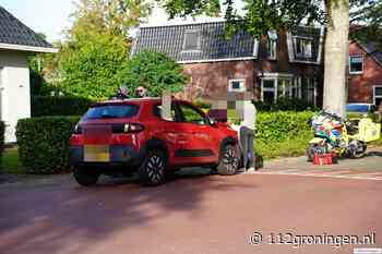 Persoon lichtgewond bij botsing met auto in Haren