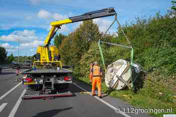 Boottrailer raakt los van auto op N46 bij Groningen