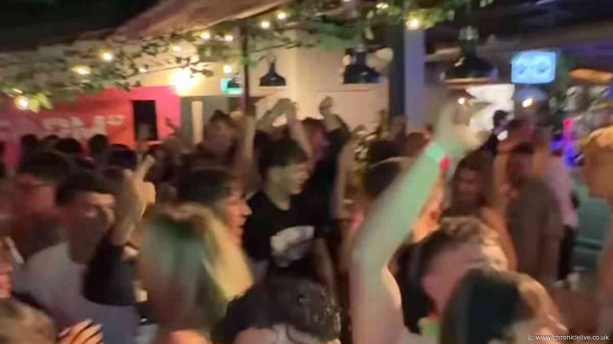 Popular Newcastle bar packed out for 'one last party' before doors close for good